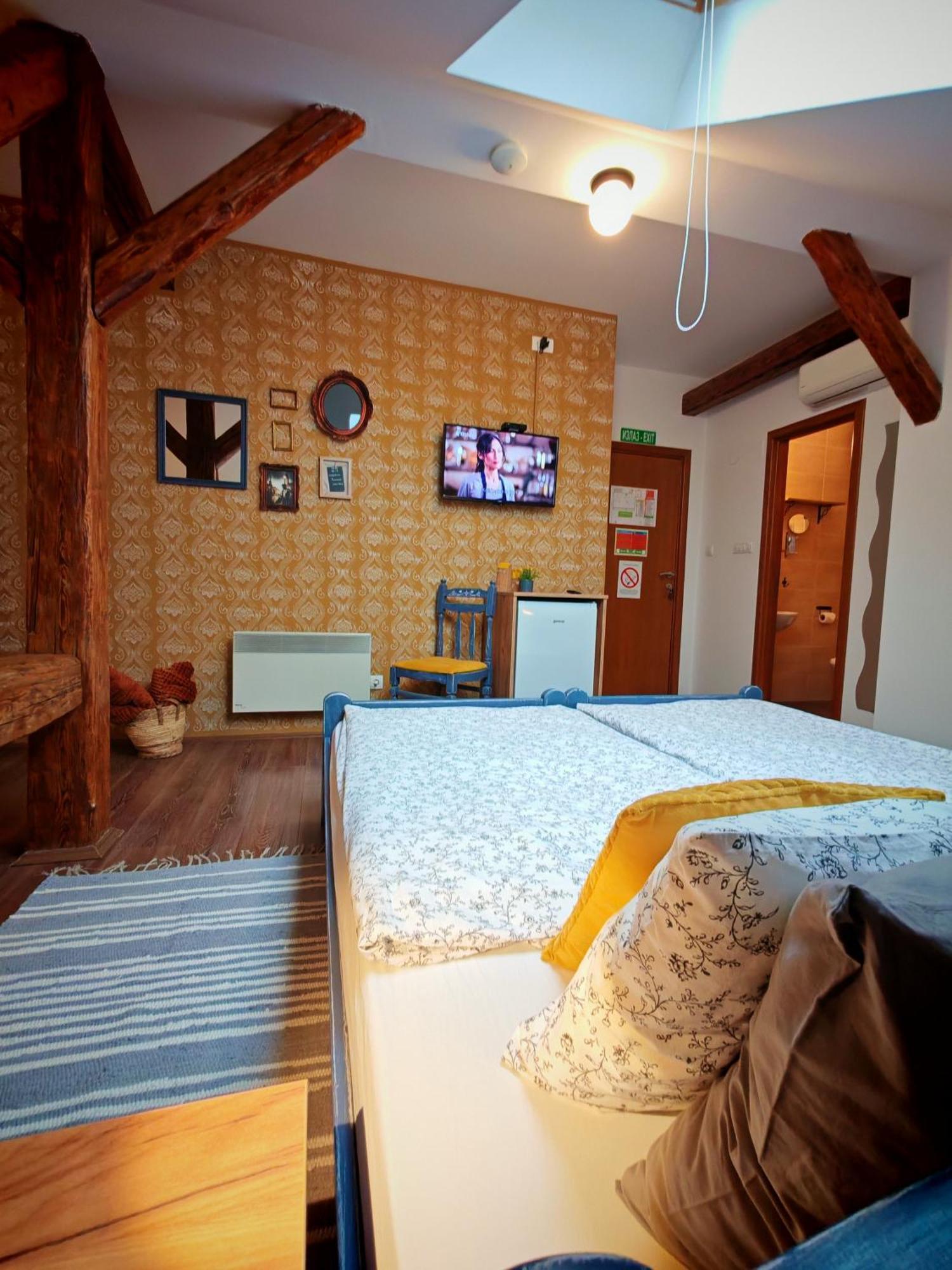 Guest House Relic Zombor Kültér fotó
