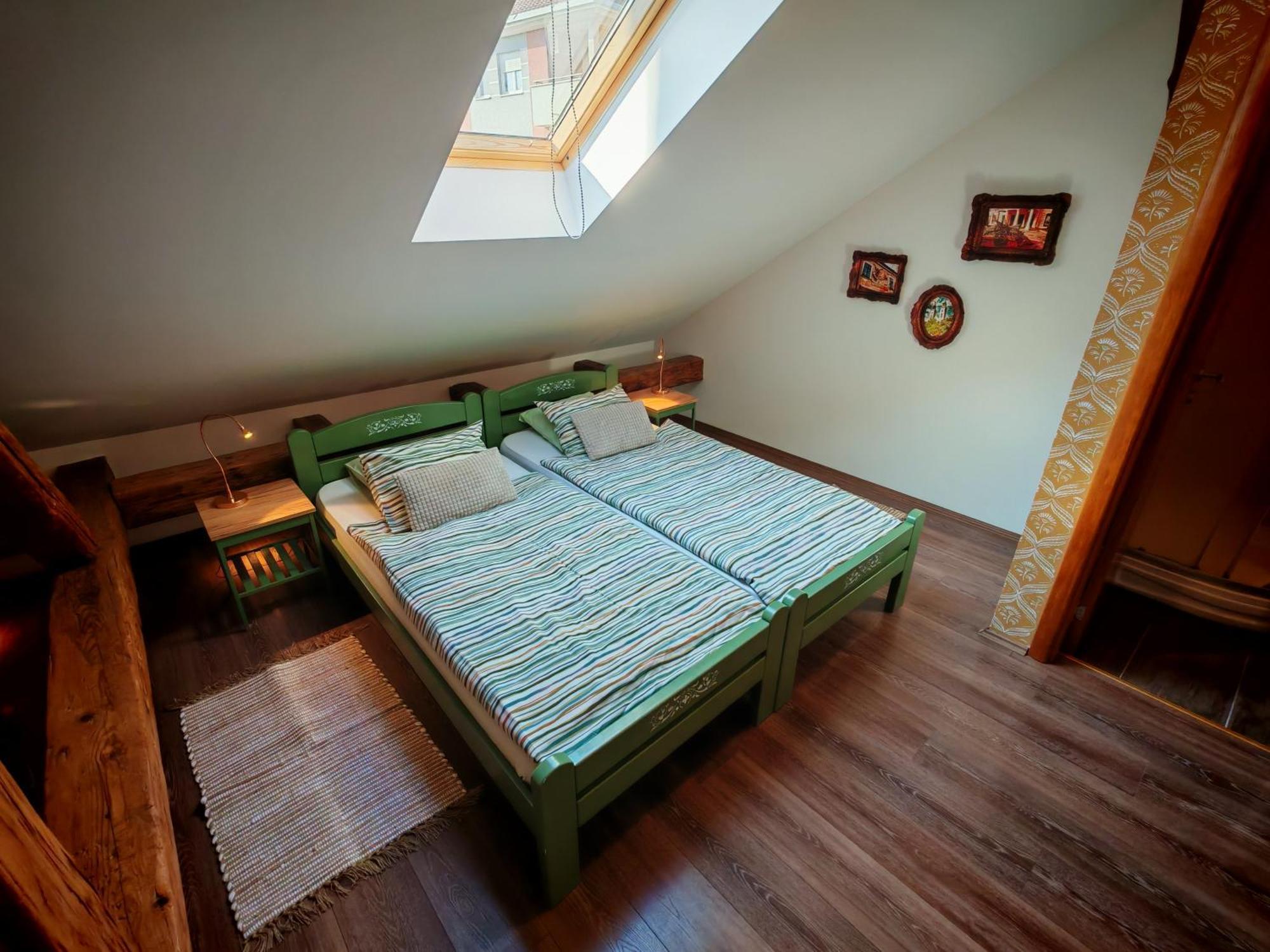 Guest House Relic Zombor Kültér fotó
