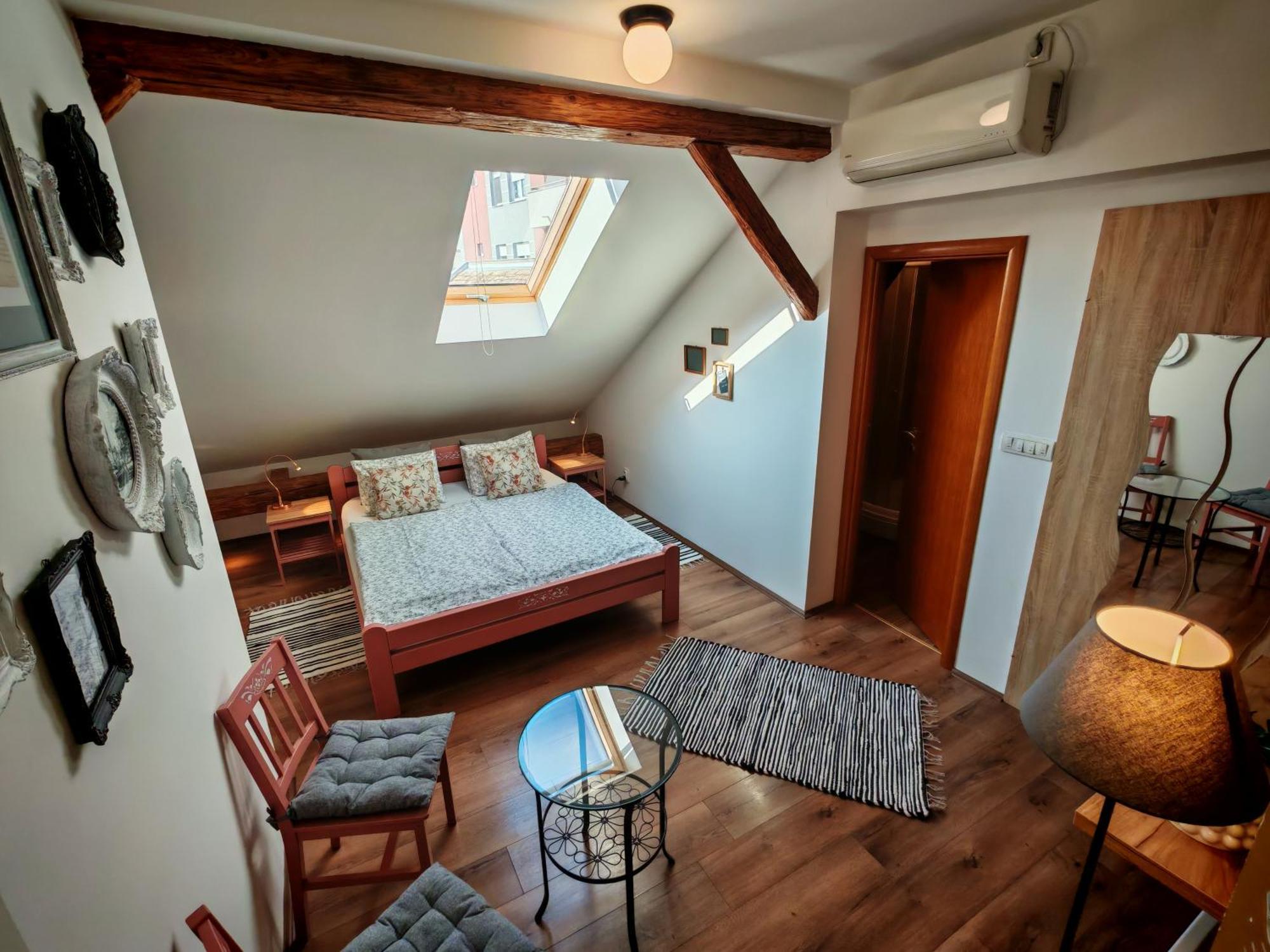 Guest House Relic Zombor Kültér fotó