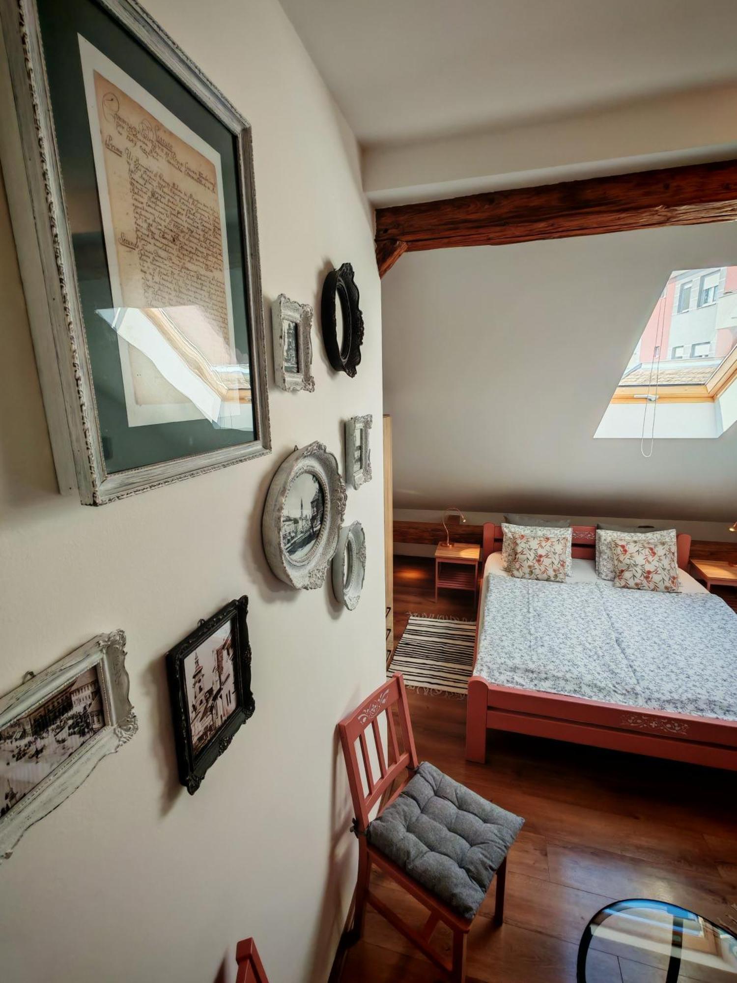 Guest House Relic Zombor Kültér fotó